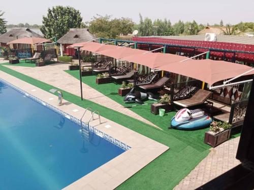 Bazén v ubytování Loumbila Beach nebo v jeho okolí