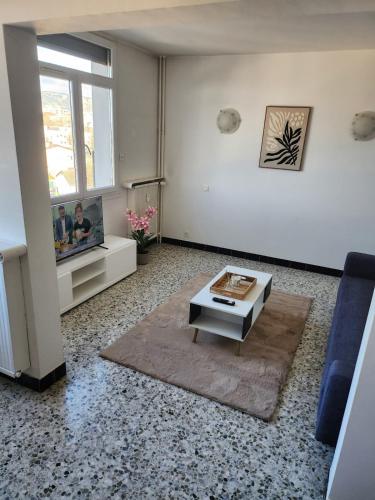 Spacieux appartement T3 90 m2 avec 2 chambres et garage