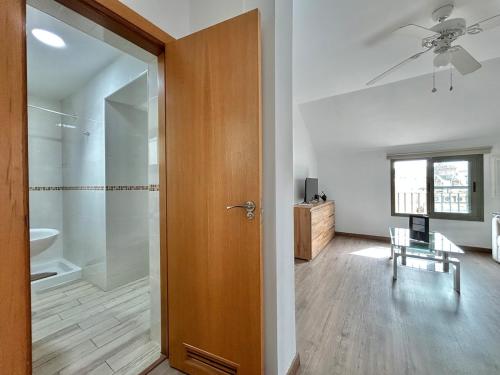 Puerta de Antequera Penthouse by Pineapple Homes