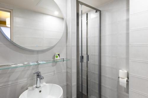 Koupelna v ubytování Hôtel Gérando