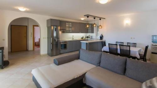 L&L Luxury Apartment