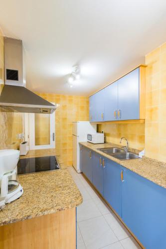 Coastal Living fully equipped 200m from the Beach