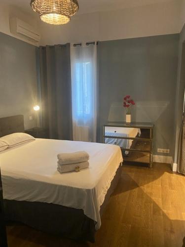 Magnifique appart contemporain vue canal 150 m2 3 chambres 3 sdb classé 3 étoiles