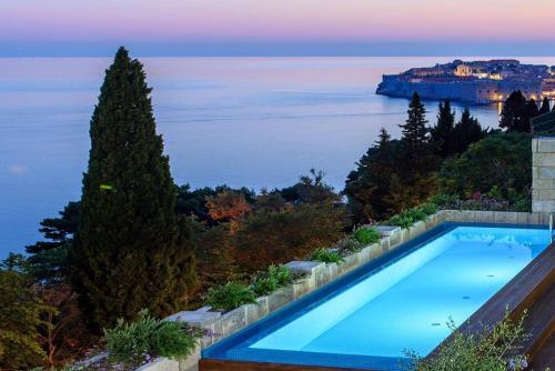 Luxury Villa Castello Dubrovnik with pool & sauna near Old Town