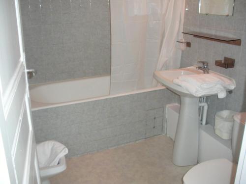 Ένα μπάνιο στο Hotel De La Poste