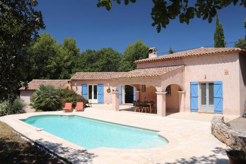 Provençal Villa with Pool