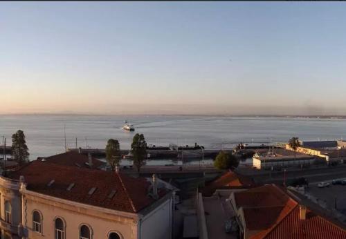 amazing apartment in alfama with river view