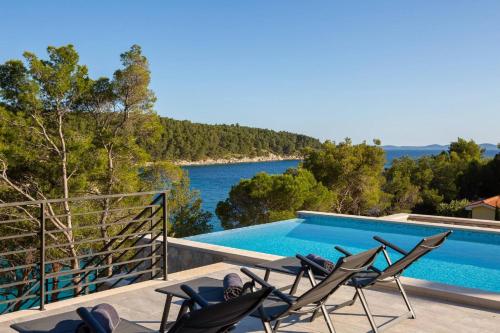 Luxury villa Brac Sea Horizon with pool and SUP