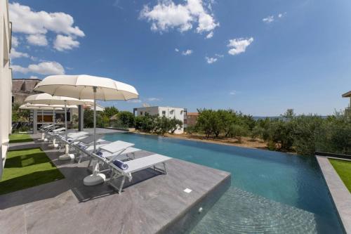 Luxury villa Doma Kastel Stari with heated pool
