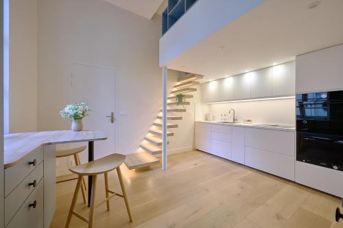 Charming brand new studio with Mezzanine - Odeon