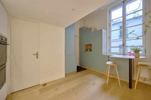Charming brand new studio with Mezzanine - Odeon