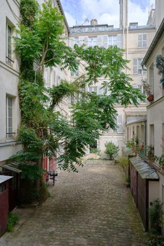 Charming brand new studio with Mezzanine - Odeon