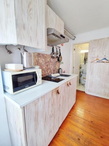 Alfama Sunshine Studio