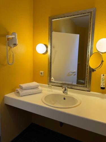 Hotel Schweriner Hof by ANS photo 90