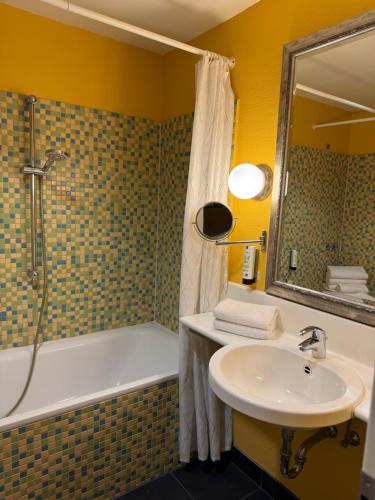 Hotel Schweriner Hof by ANS photo 104