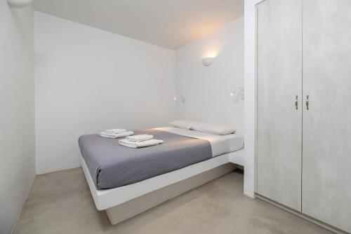 Earth Line Apartment