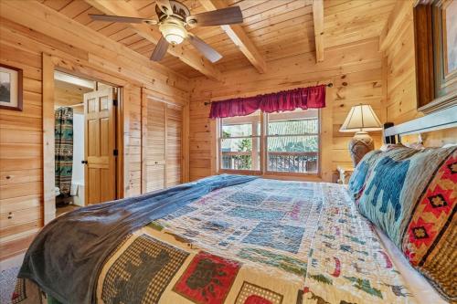 Tonys Joint by Venture Smoky Mountains photo 21