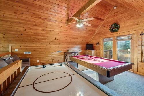 Tonys Joint by Venture Smoky Mountains photo 26
