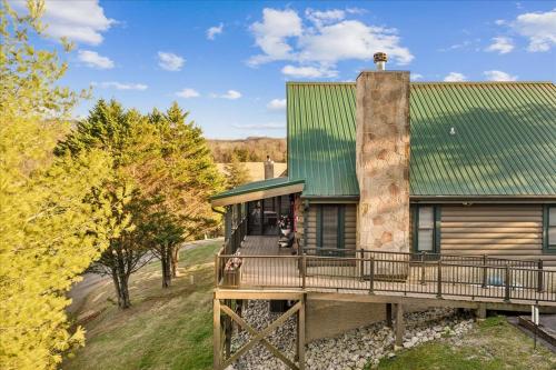 Tonys Joint by Venture Smoky Mountains photo 28