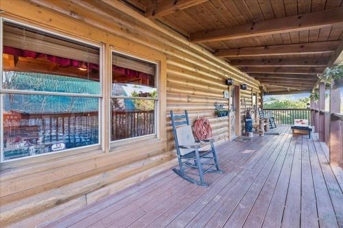 Tonys Joint by Venture Smoky Mountains photo 36