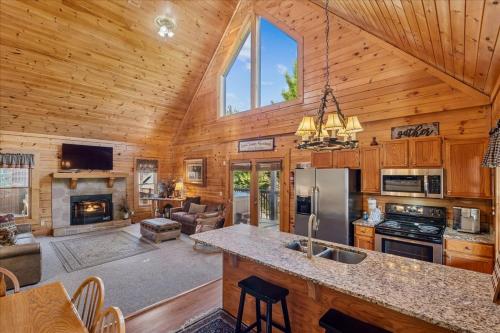 Tonys Joint by Venture Smoky Mountains photo 43