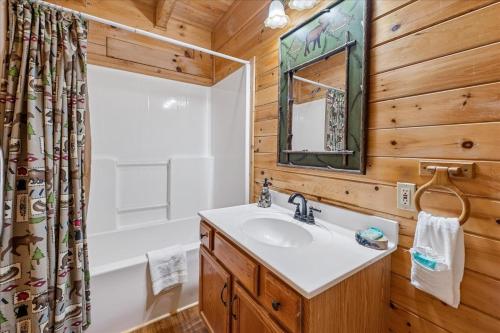 Tonys Joint by Venture Smoky Mountains photo 49