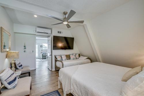 Walk to Beach: 3BR w/ Fire Pit & Plenty of Parking photo 16