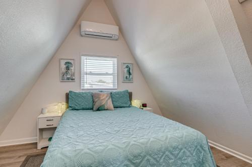 Walk to Beach: 3BR w/ Fire Pit & Plenty of Parking photo 17