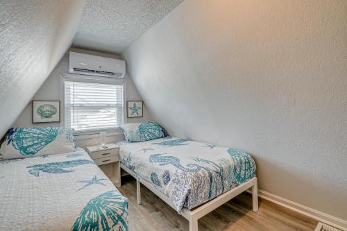 Walk to Beach: 3BR w/ Fire Pit & Plenty of Parking photo 21