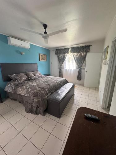 Spring love villa tesisinde bir odada yatak veya yataklar