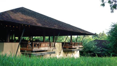 Un jardín fuera de MUTHI MAYA Forest Pool Villa Resort - SHA Plus Certified