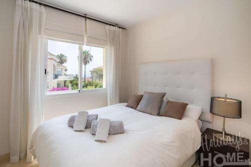 Holidays & Home BeachFront Neptuno II, garden, beach, pool ,Elviria ,Marbella