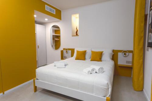 Mo' Vediamo rooms