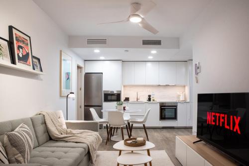 Azure Home-Boutique Apartment-125m from beach