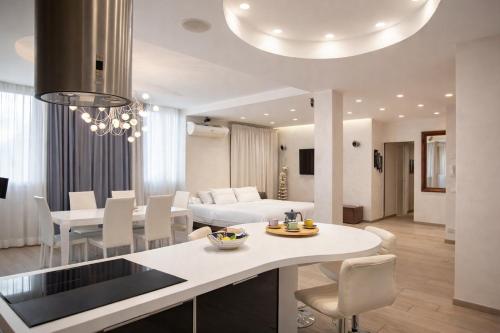 Luxury Stay in Rome Steps from Metro A Cornelia
