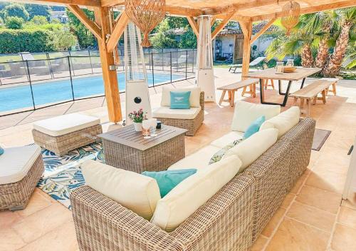 Villa chic, 170m2, 9 p, piscine, AC, jardin