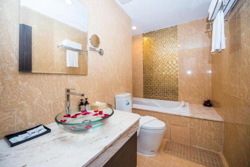 Bilik mandi di Tetris Hotel