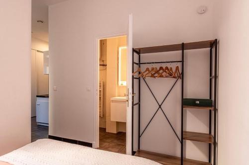 2 quiet & bright rooms near the Croisette