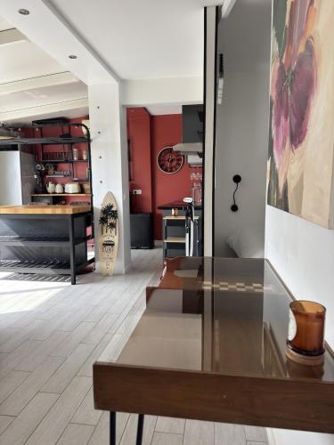 Top Floor Loft Sea & Mountain View