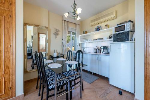 Sunny Penthouse with Pool & Hot Tub in Villa Roca photo 9
