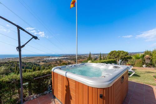 Sunny Penthouse with Pool & Hot Tub in Villa Roca photo 12