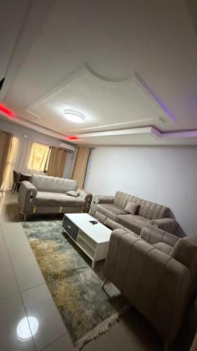 2 chambres salon entièrement climatisé à LAMBANYI - CONAKRY