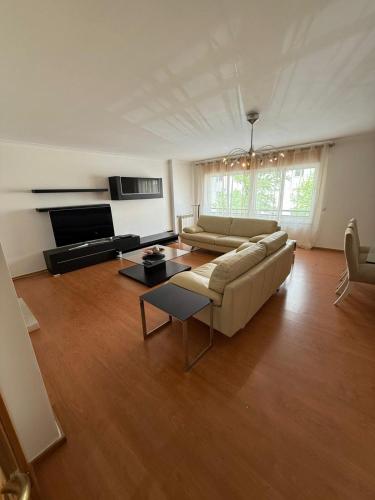 3BR Family-Sized Flat in Lumiar