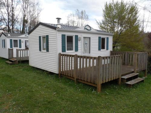 Mobil-home avec terrasse - 2 pers. - API-1-52-1995