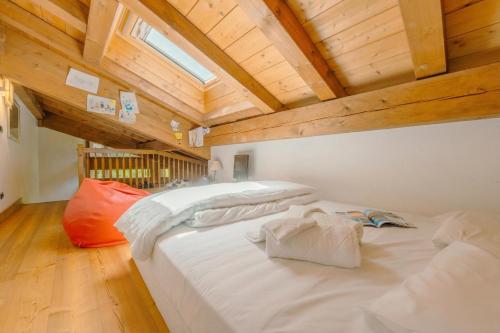 Apt Des Granges Balcony Duplex Near Chamonix for 5 - Happy Rentals photo 7