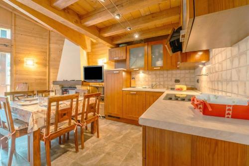 Apt Des Granges Balcony Duplex Near Chamonix for 5 - Happy Rentals photo 15