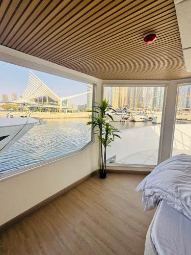 Vuode tai vuoteita majoituspaikassa Boat Camping