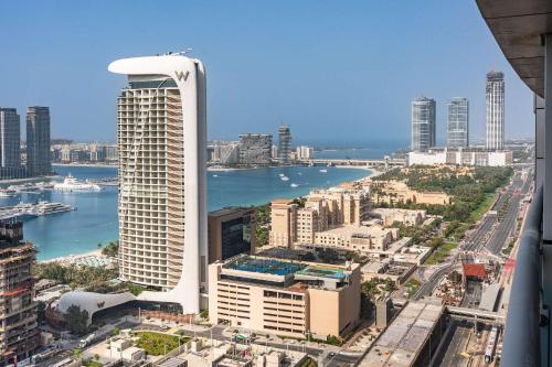 Free housekeeping visits during your stay - StayShort - Modern 2BR Dubai Marina Sleeps 4