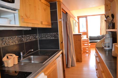 Résidence Miravidi - Beau studio pour 4 personnes, proche des pistes et des commerces, au cœur du village du Charvet à Arc 1800 MAE-1958