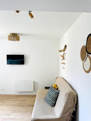 2-room apartment, city center, near train station
